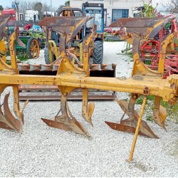 ARATRO TRIVOMERE MORO ARATRI TRV 14A STEP