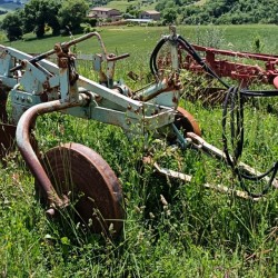 ARATRO TRIVOMERE NARDI 2BT I 1 - TRAINATO