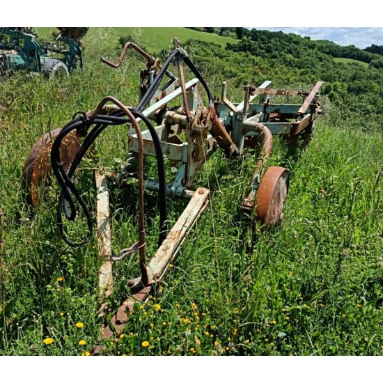 ARATRO TRIVOMERE NARDI 2BT I 1 - TRAINATO