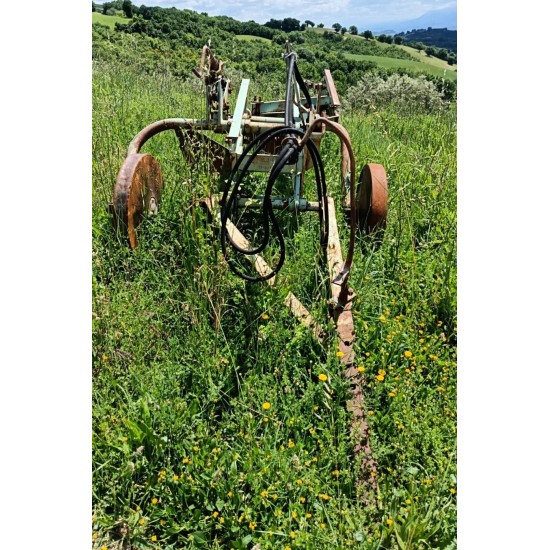 ARATRO TRIVOMERE NARDI 2BT I 1 - TRAINATO