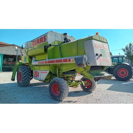 MIETITREBBIA CLAAS MEGA 204