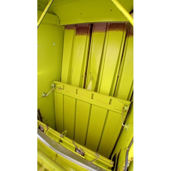 MIETITREBBIA CLAAS MEGA 204