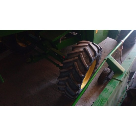 MIETITREBBIA JOHN DEERE T 560 HILLAMSTER