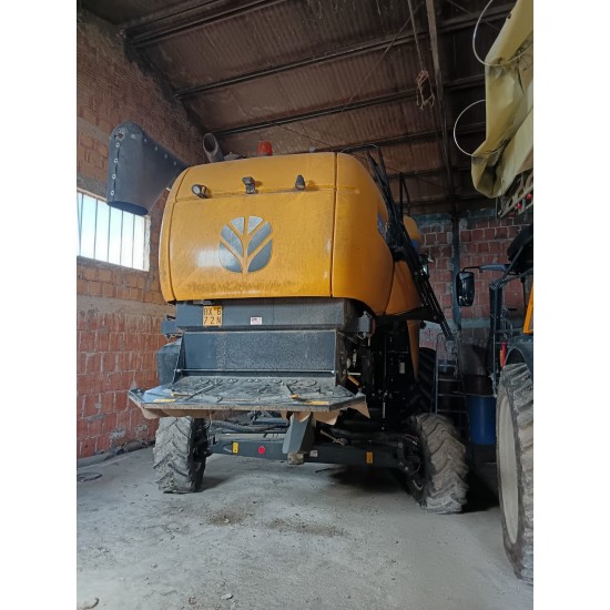 MIETITREBBIA NEW HOLLAND CX 5.90