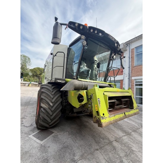 MIETITREBBIA CLAAS TRION 530 MONTANA
