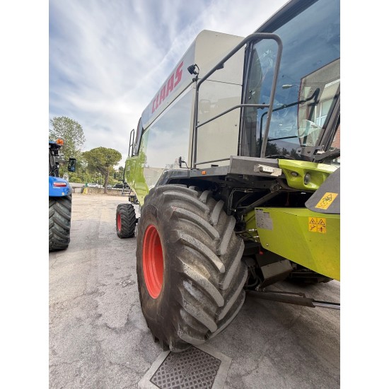 MIETITREBBIA CLAAS TRION 530 MONTANA