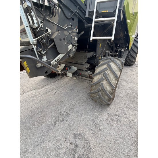 MIETITREBBIA CLAAS TRION 530 MONTANA