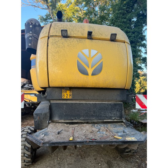 MIETITREBBIA NEW HOLLAND CX 5.90