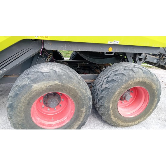 PRESSA QUADRA CLAAS QUADRANT 3300 RF - TANDEM