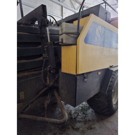PRESSA QUADRA NEW HOLLAND BB 960 A - TANDEM