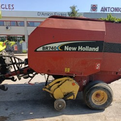 ROTOPRESSA NEW HOLLAND BR 740
