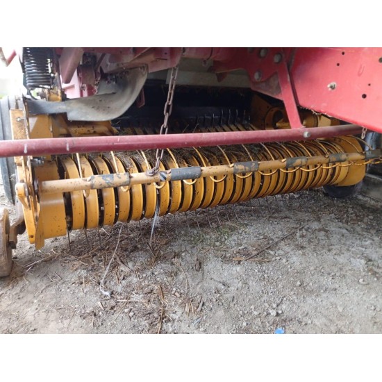 ROTOPRESSA NEW HOLLAND BR 740
