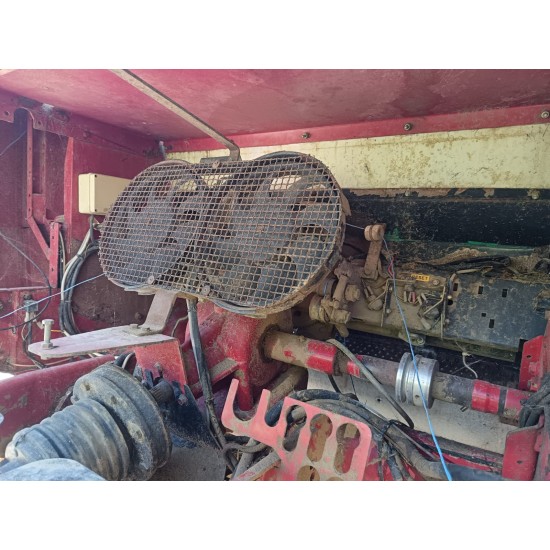 ROTOPRESSA NEW HOLLAND BR 740