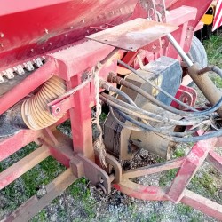 SEMINATRICE UBALDI PNEUSEM L 360