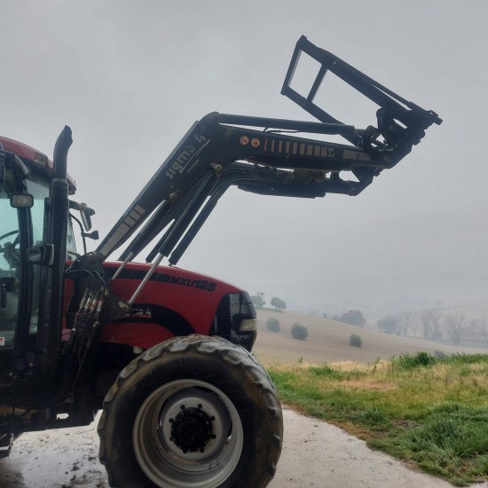 CASE MAXXUM 125 + CARICATORE FRONTALE SIGMA 4____ TRATTORE GOMMATO