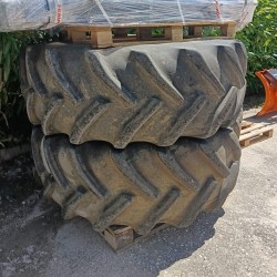n.4 GOMME: GOOD YEAR 650 / 75  R 32 + MITAS 425 / 75  R 20 + CERCHI