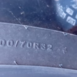 COPPIA GOMME MICHELIN __ 800 / 70 R 32 + CERCHIO