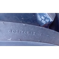 COPPIA GOMME MICHELIN __ 800 / 70 R 32 + CERCHIO