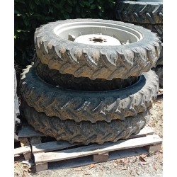 n.4 GOMME KLEBER _ 230 / 95  R 32 e 230 / 95  R 44 + CERCHI