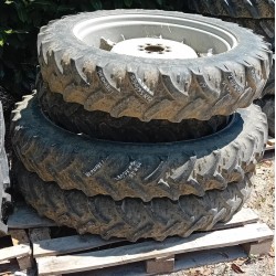 n.4 GOMME KLEBER _ 230 / 95  R 32 e 230 / 95  R 44 + CERCHI