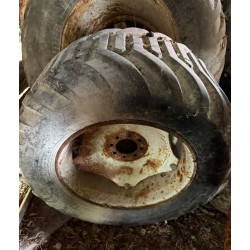 n.4 GOMME TRELLEBORG _ 500 / 45 - 22.5 e 600 / 55 - 26.5 + CERCHI