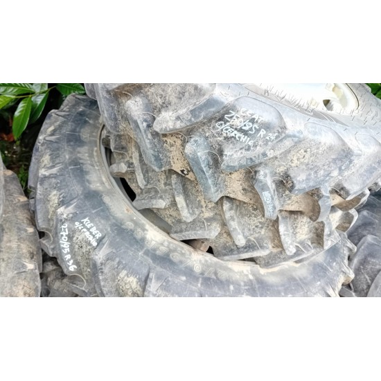 n.4 GOMME CEAT 250/85 R 24 - KLEBER 270/95 R 36 + CERCHI LANDINI