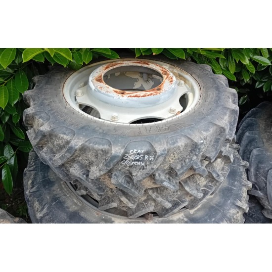 n.4 GOMME CEAT 250/85 R 24 - KLEBER 270/95 R 36 + CERCHI LANDINI